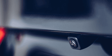 Det finns en mängd kameror i moderna bilar som ser dig och din omgivning. Vad görs med den informationen? (Foto: Getty Images)