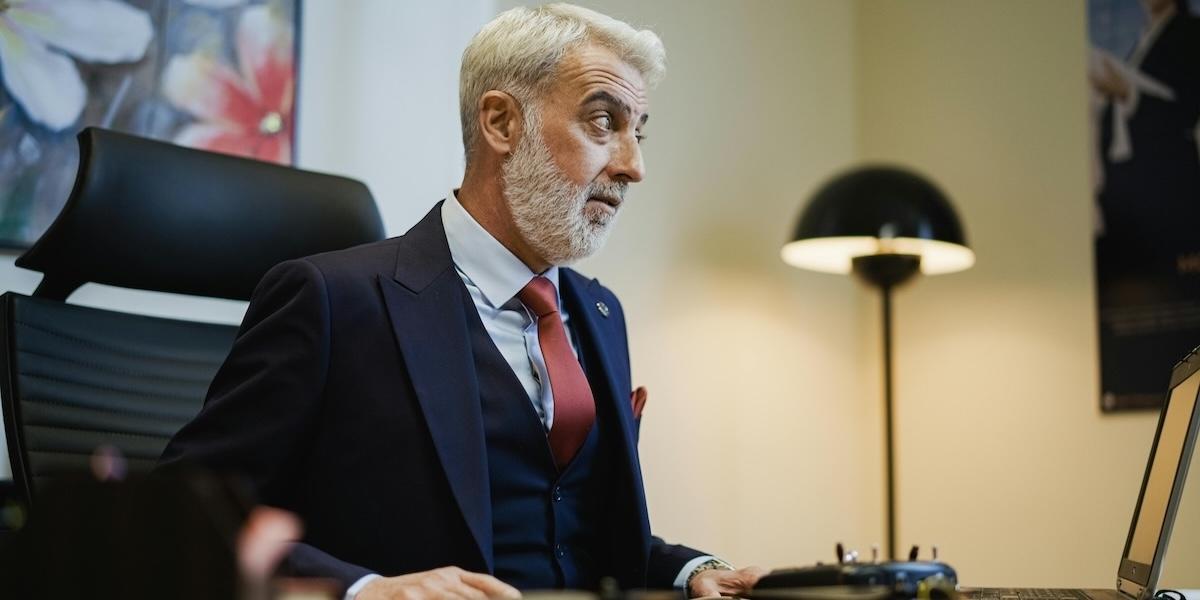 Det är viktigt att hantera avundsjukan på jobbet.