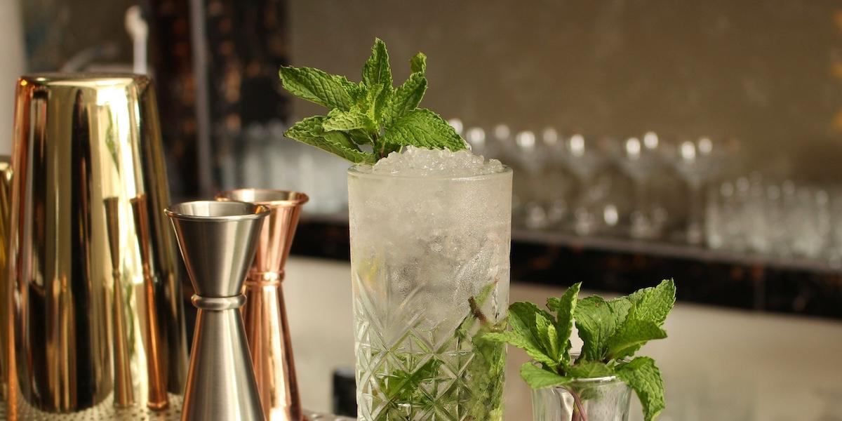 Från matlådor till mojitos – svenskarna skär ner i matkassen men satsar på utekvällar. (Foto:Unsplash)