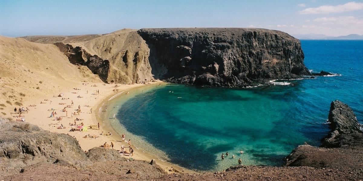 “Papagayostränderna” på Lanzarote är öns mest kända.