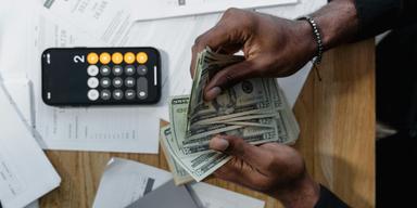 Den svaga dollarn är fortsatt huvudvärk för svenska bolag.