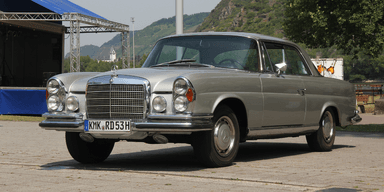 Mercedes-Benz 280 (Foto: Lothar Spurzem Creative Commons Attribution-Share Alike 2.0 de)