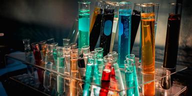 Kemikalier i överflöd – nu måste EU skärpa sig menar forskarna.