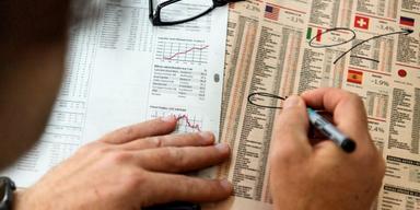 Fondspararna köpte Sverige men sålde guld. Det är några av slutsatserna från Avanzas och Nordnets statistik för månaden som gick.