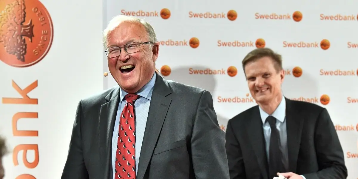 Göran Persson, ordförande i Swedbank, kan summera ett starkt kvartal. Samtidigt tappar kollegan bland storbankerna SEB mer i intäkter än vad analytikerkåren trott.