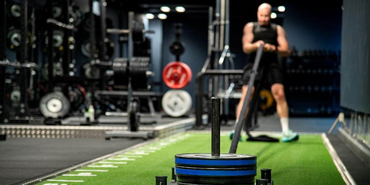 Aktien föll på sin senaste rapport men är upp 70 procent på ett år. Swedbank håller fast vid sitt köpråd.