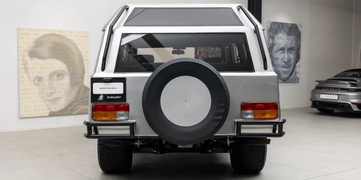 Märklig bakända. (Foto: Bring a trailer)