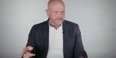 Den före detta bedragaren Brett Johnson har numera bytt bana helt.