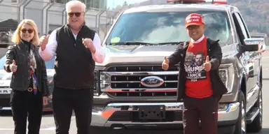 Japans stolthet, Akio Toyoda, i full MAGA-mundering. (Foto: USAmbJapan på X)