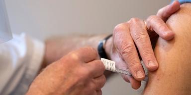 Ny forskning visar att mRNA-baserat covidvaccin kan ge längre liv för cancerpatienter.