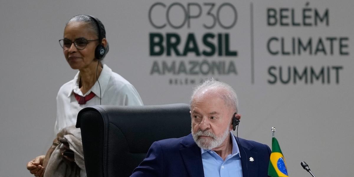 Brasiliens president Luiz Inacio "Lula" da Silva förbereder klimatmötet som sätter igång nästa vecka.