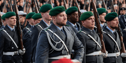 Frankrike anar oråd när Tysklands upprustning dundrar på