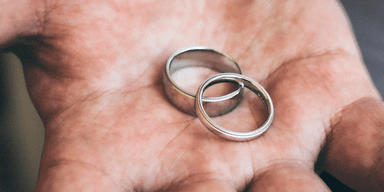 Det är ovanligare än både guld och silver. Nu rusar priset mot nya rekord. (Bild: Wirestock)