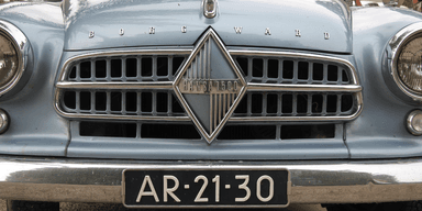 Ett klassiskt bilmärke som fallit inte bra en gång men två. (Foto: Foto Lothar Spurzem Creative Commons Attribution-Share Alike 2.0 de)