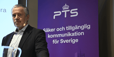 Dan Sjöblom generaldirektör vid Post- och telestyrelsen (PTS) under en pressträff med anledning av de telefoner som inte kan nå nödnumret 112 via operatörens eget nät efter avveckling av 2G- och 3G-nät. (Foto: Fredrik Sandberg/TT)