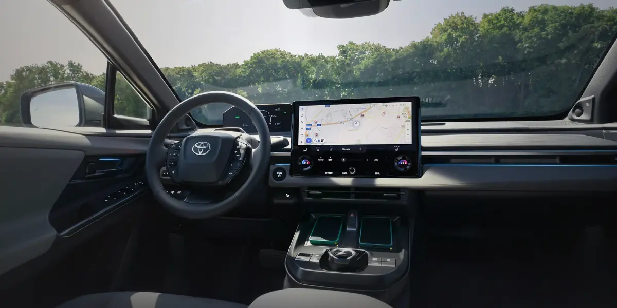 Kanske lite känslolös inredning men funktionell, för det mesta. (Foto: Toyota)