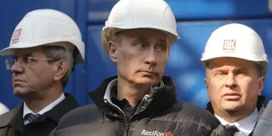 Ukraina attackerar tre ryska oljeplattformar