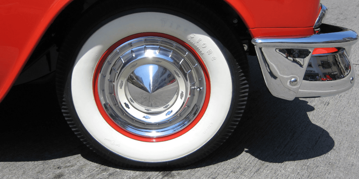 Vita däcksidor är något av det vackraste som finns men sjukt opraktiskt. Speciellt i vår miljö uppe i Norden (Foto: Kevin Stanchfield Creative Commons Attribution 2.0)