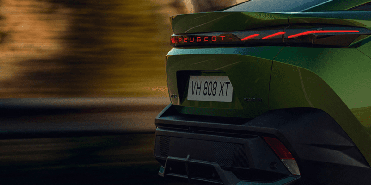 En Peugeot 408 är presenterad och den kommer snart till Sverige. (Foto: Peugeot)