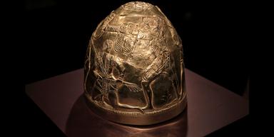 En av de artefakter Ukraina nu fått tillbaka, en skytisk guldhjälm från det fjärde århundradet före Kristus