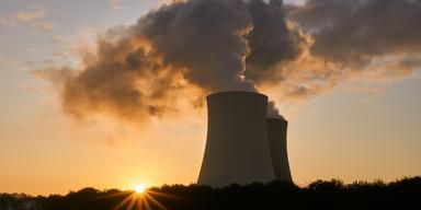 COP28: Sverige skriver under kärnkraftsavtal – tredubbling till 2050