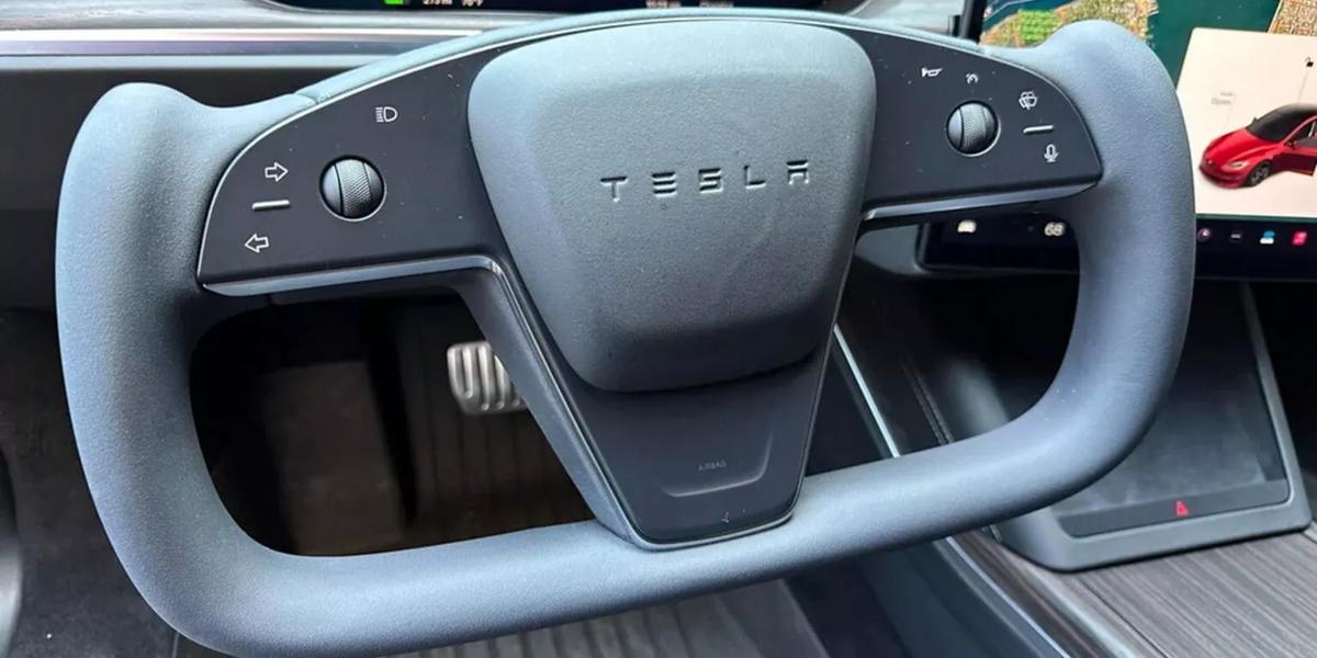 Tesla får kritik för nya ratten: Fortfarande usel kvalitet